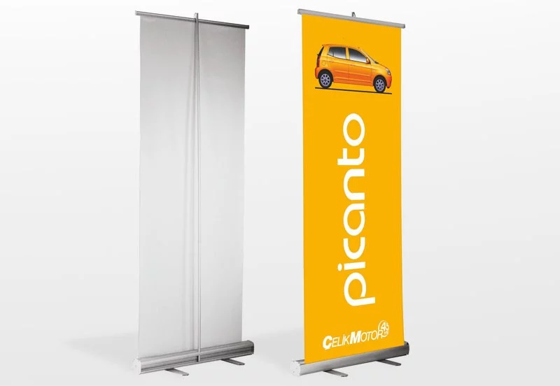 Мобильные Roll-up стенды на заказ с логотипом Picanto, жёлтый и вид сзади