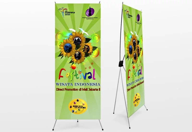 Мобильные Roll-up стенды на заказ: X-баннер Festival Wisata Indonesia зелёный