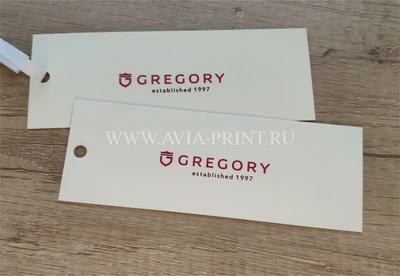 Изготовление бирок с логотипом на заказ из белого картона с красным логотипом Gregory